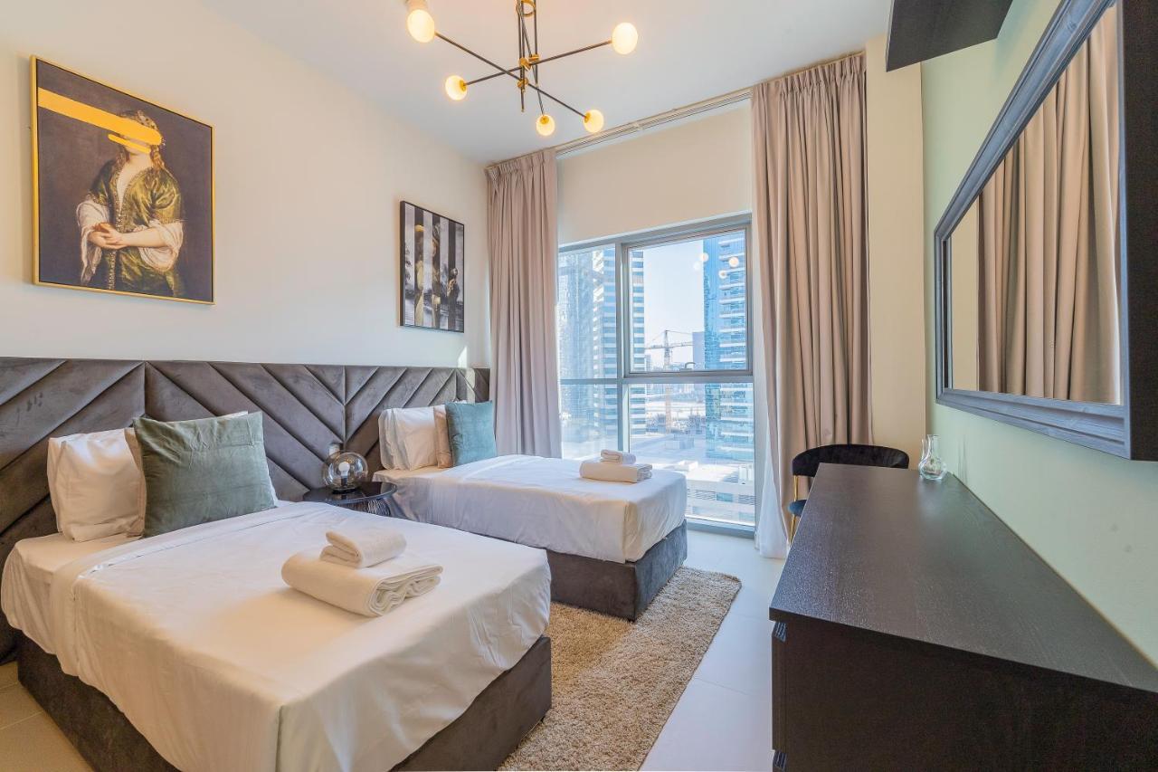 Nouveau Art Deco 3Br With Burj & Canal Views Dubai Exterior photo